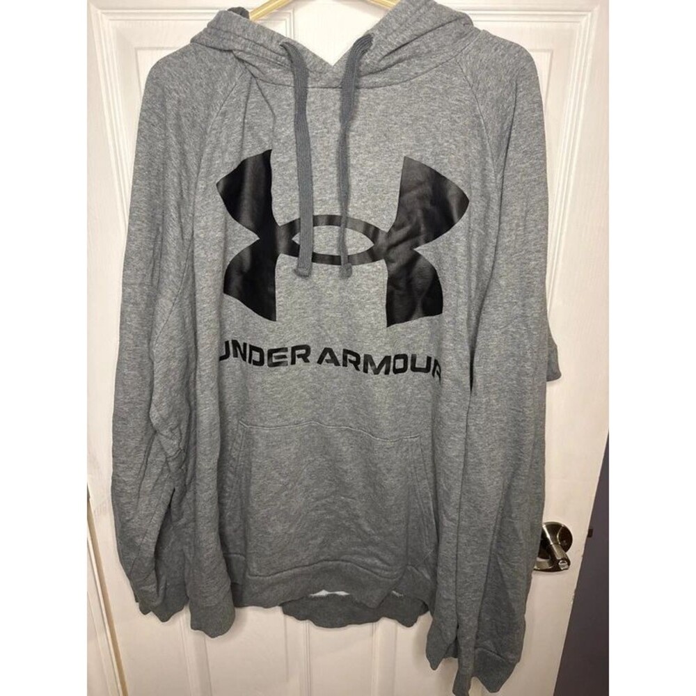 Under Armour Hooded sweatshirt